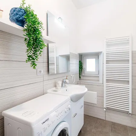 Casa Giulini - The House Of Travelers Como