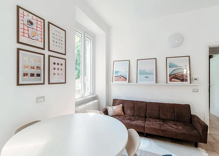 Casa Giulini - The House Of Travelers Como