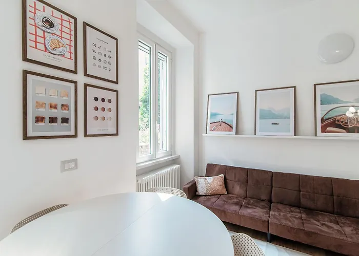 Casa Giulini - The House Of Travelers * Como